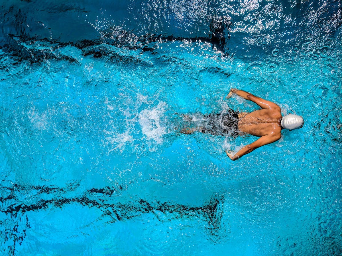 Swim school aquatic facility with lanes